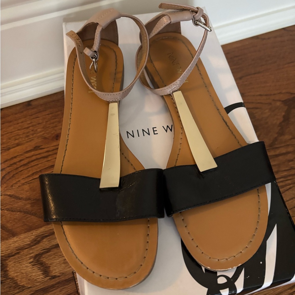 Nine West pyalle Black and Tan Women's Sandals